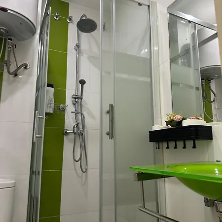 Luxury 1 *